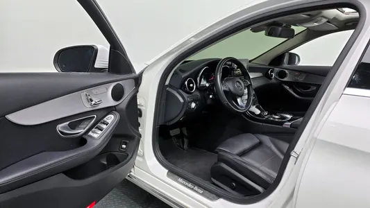 Mercedes-Benz C-Class W205 C200 2018 9