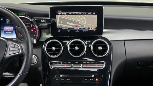 Mercedes-Benz C-Class W205 C200 2018 17