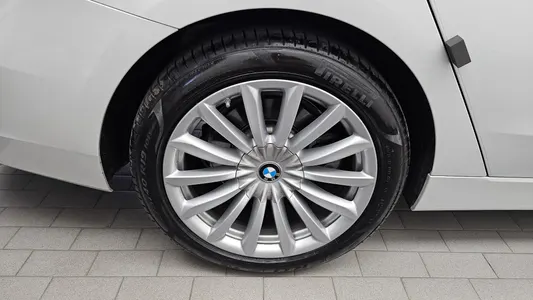 BMW 6 Series GT (G32) 620d 2024 5
