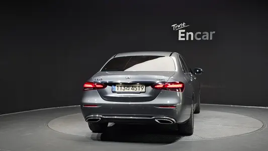 Mercedes-Benz E-Class W213 E350 4MATIC 2022 4