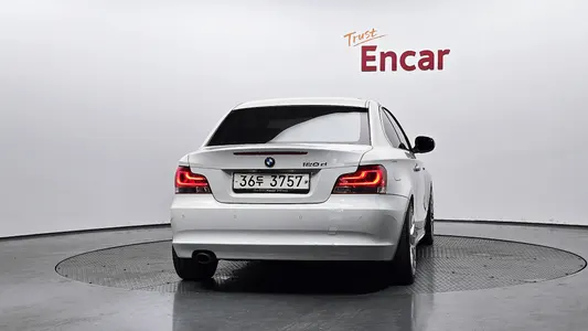 BMW 1 Series (E82) 120d 2011 4