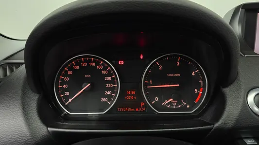 BMW 1 Series (E82) 120d 2011 8