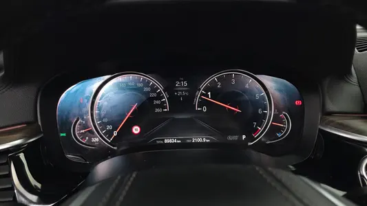 BMW 5 Series (G30) 530i M 2018 8