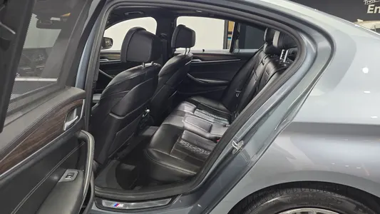 BMW 5 Series (G30) 530i M 2018 11