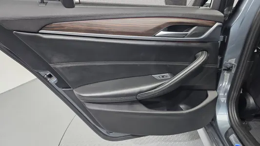 BMW 5 Series (G30) 530i M 2018 25