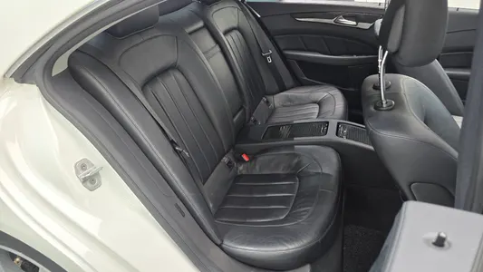 Mercedes-Benz CLS-Class W218 CLS350 2012 11