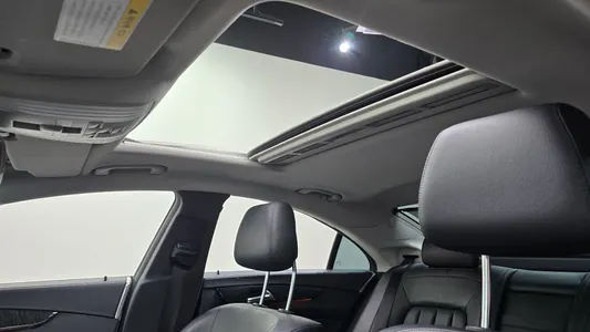 Mercedes-Benz CLS-Class W218 CLS350 2012 19