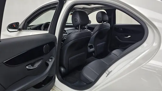 Mercedes-Benz C-Class W205 C200 2018 26