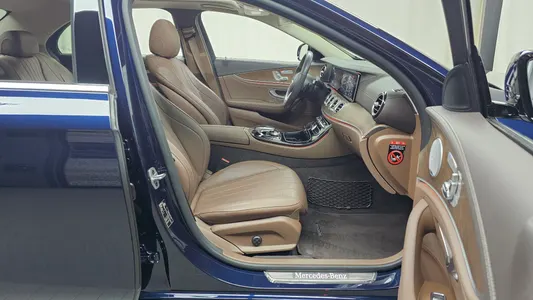 Mercedes-Benz E-Class W213 E300 4MATIC 2019 26
