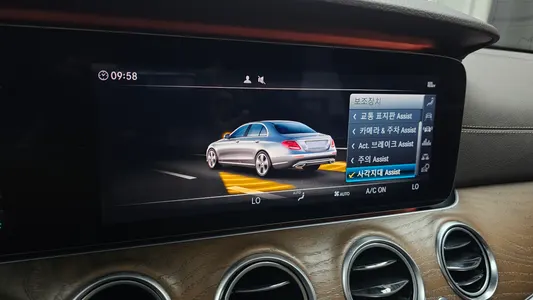 Mercedes-Benz E-Class W213 E300 4MATIC 2019 30