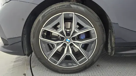 BMW 5 Series (G60) 520i M 2025 5