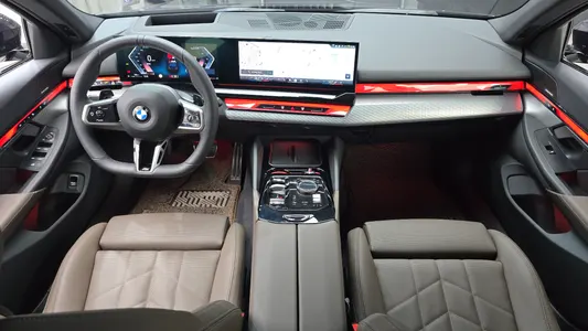 BMW 5 Series (G60) 520i M 2025 7