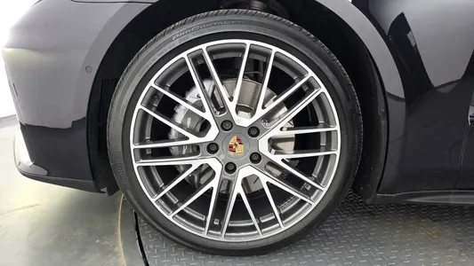 Porsche (976) 2.9 AWD 2024 5