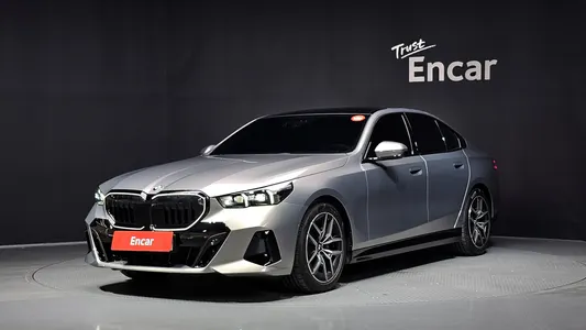 BMW 5 Series (G60) 520i 2025