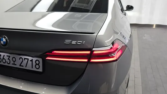 BMW 5 Series (G60) 520i 2025 23