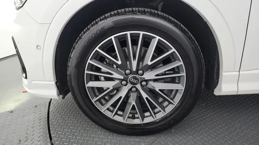 Audi Q3 (F3) 40 TFSI 2025 5
