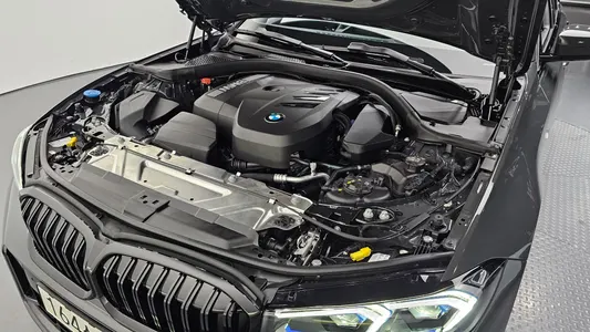 BMW 3 Series (G20) 320i M 2025 5