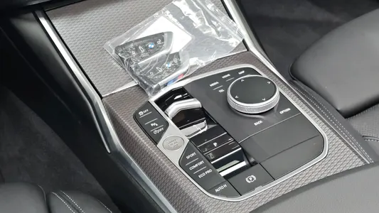 BMW 3 Series (G20) 320i M 2025 8