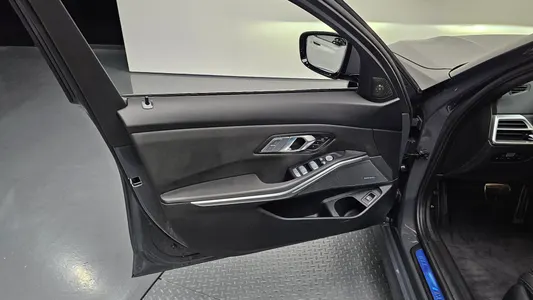 BMW 3 Series (G20) 320i M 2025 24