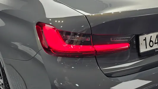 BMW 3 Series (G20) 320i M 2025 23