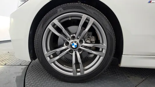 BMW 3 Series (F30) 320d M 2015 4