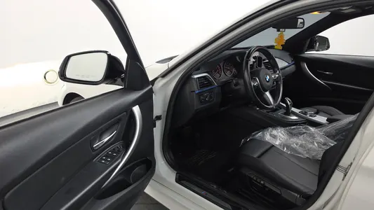 BMW 3 Series (F30) 320d M 2015 9