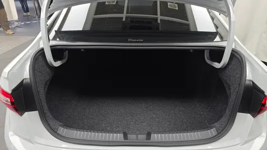 Volkswagen 7 1.5 TSI 2023 20