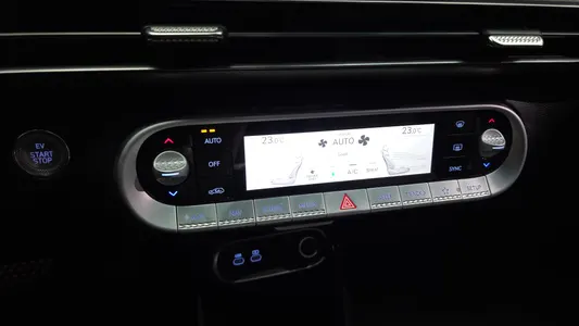 Genesis GV60 AWD 2022 28