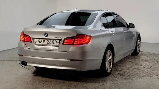 BMW 5 Series (F10) 520d 2011 4