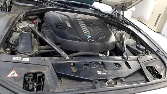BMW 5 Series (F10) 520d 2011 6