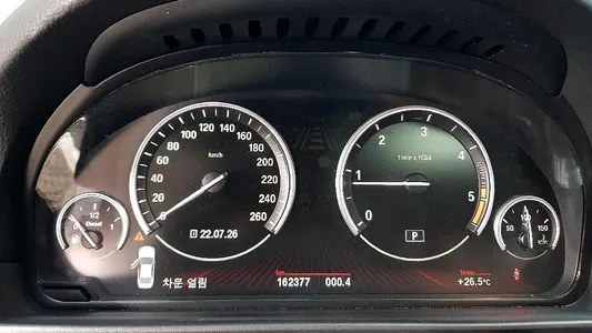 BMW 5 Series (F10) 520d 2011 7