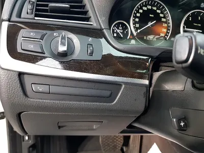 BMW 5 Series (F10) 520d 2011 11