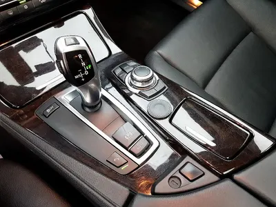 BMW 5 Series (F10) 520d 2011 14