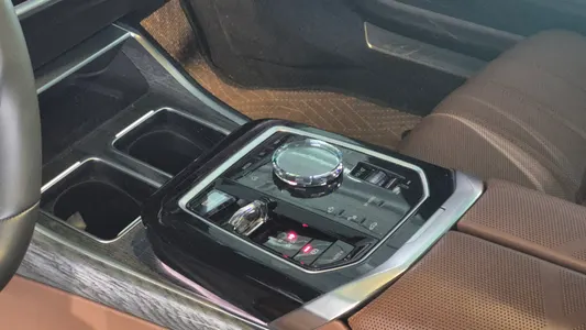 BMW 7 Series (G70) 740i xDrive M 2024 9