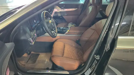 BMW 7 Series (G70) 740i xDrive M 2024 12