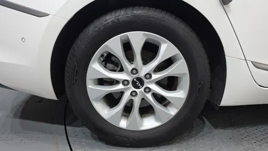 Kia K8 2.5 2WD 2022 5