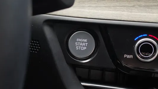 Kia K8 2.5 2WD 2022 15