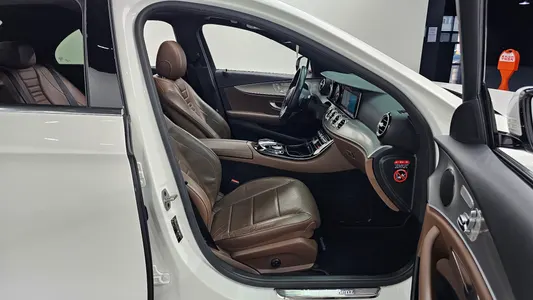 Mercedes-Benz E-Class W213 E300 2018 11
