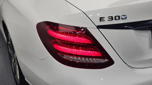 Mercedes-Benz E-Class W213 E300 2018 23