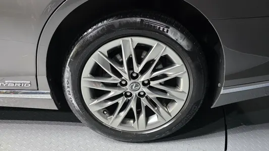Lexus LS500h 5 3.5 AWD 2018 5