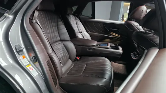 Lexus LS500h 5 3.5 AWD 2018 12