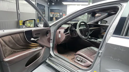 Lexus LS500h 5 3.5 AWD 2018 10