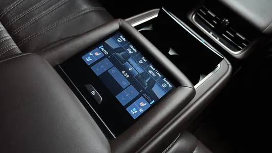 Lexus LS500h 5 3.5 AWD 2018 18