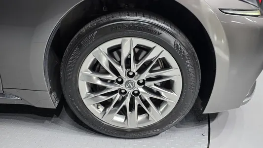 Lexus LS500h 5 3.5 AWD 2018 21