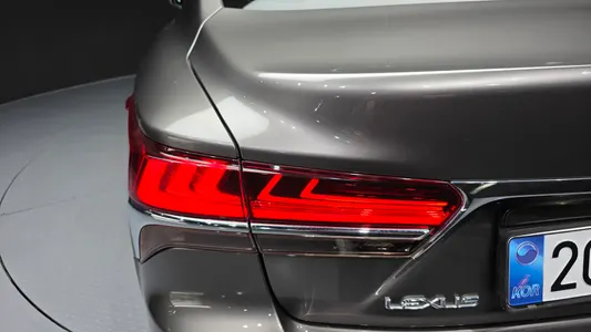 Lexus LS500h 5 3.5 AWD 2018 23