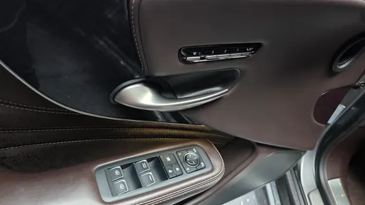 Lexus LS500h 5 3.5 AWD 2018 32