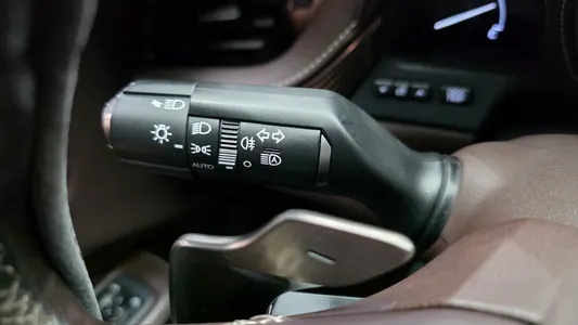 Lexus LS500h 5 3.5 AWD 2018 30