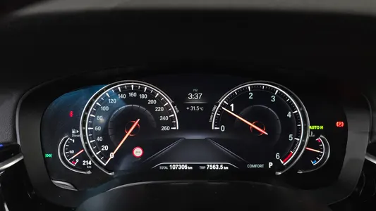 BMW 5 Series (G30) 520d M 2018 8