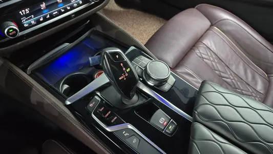 BMW 5 Series (G30) 520d M 2018 9