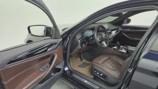 BMW 5 Series (G30) 520d M 2018 10